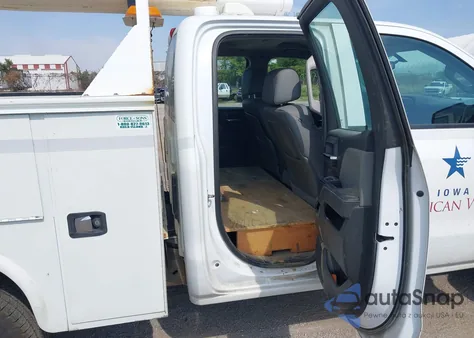 2015 Chevrolet Silverado 2500Hd Wt из США, поврежденный, VIN 1GC2KUEG8FZ537056